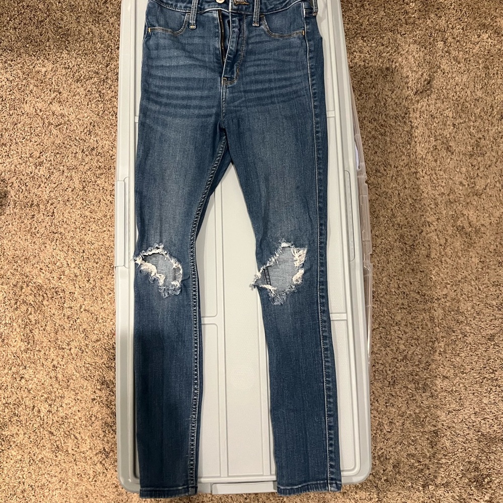 Hollister Women's Dark Blue Ripped Skinny Jeans